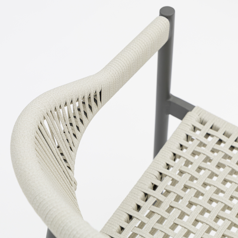 vyrobená ratanová stolička (1)